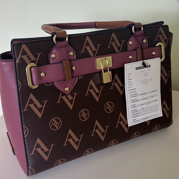 Adrienne Vittadini Bag 🌸 - Picture 6 of 7